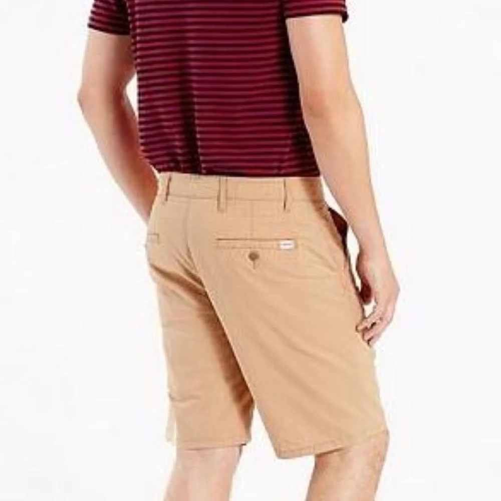 Levi's Shorts Khaki 32 or 38 Chinos New